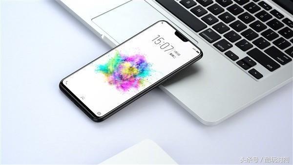 蘋果X雖然貴，但又一次引領(lǐng)了手機(jī)外觀